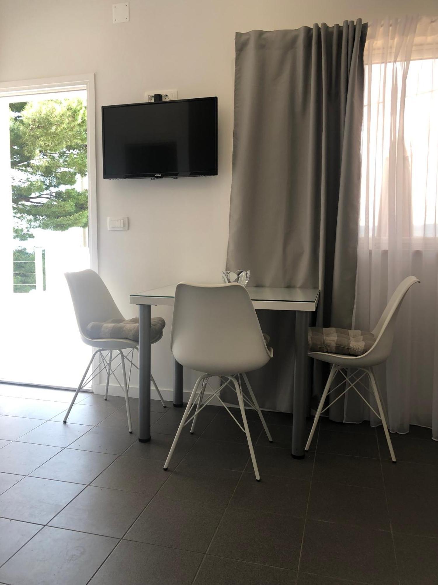 Apartmani Milka I Jozo Omis Luaran gambar